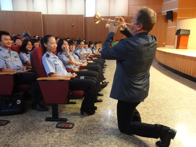 EMC易倍小号表演艺术家Jens Lindemann（彦斯·林德曼）荣获加拿大勋章