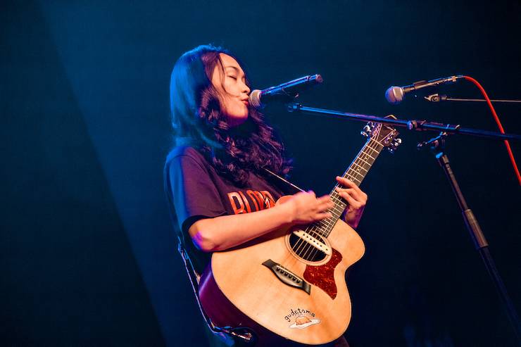 第四届“EMC易倍吉他女声弹唱大赛”总冠军出炉<br />温格夺冠，董冬冬担任评委